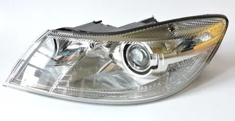 Kup Teď Světlo levé XENON OCTAVIA II. od M2009, HELLA 1ZL247052-311